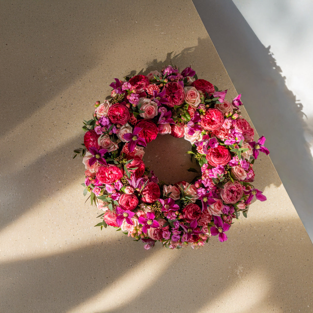 ピンクローズ & クレマチス テーブル リース