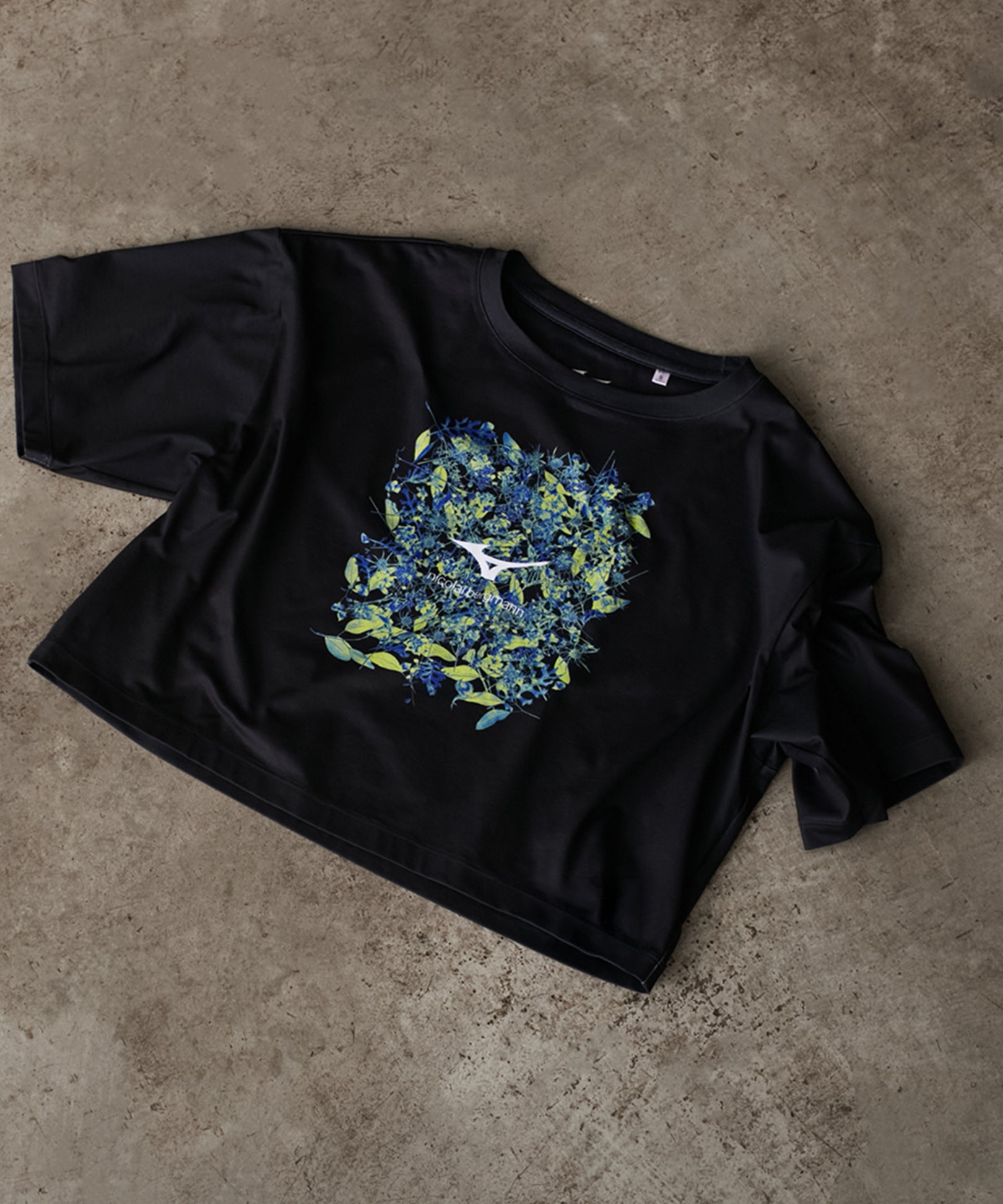 GRAPHIC CROPPED T-SHIRT 2 (グラフィッククロップドTシャツ 2)