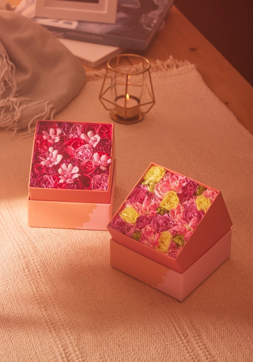 フレッシュフラワーボックス Pastel Blooms - Soft Mix (右) & Pastel Blooms - Purple & Pink (左) / S size / 各¥5,060