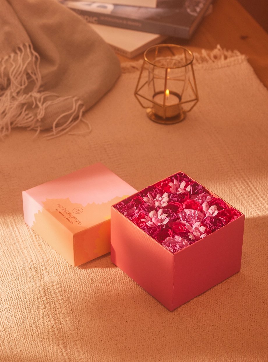 日常をより美しく彩る、ニコライ バーグマンの限定フラワーボックス「Pastel Blooms - Purple & Pink」